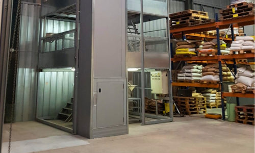 Monte-charge non accessible logistique industrielle
