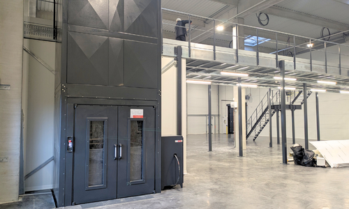monte-charge non accompagné entrepôt stockage
